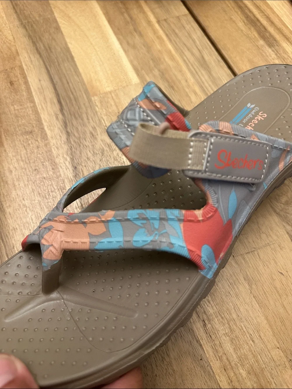 SKECHERS Reggae foamie sandals